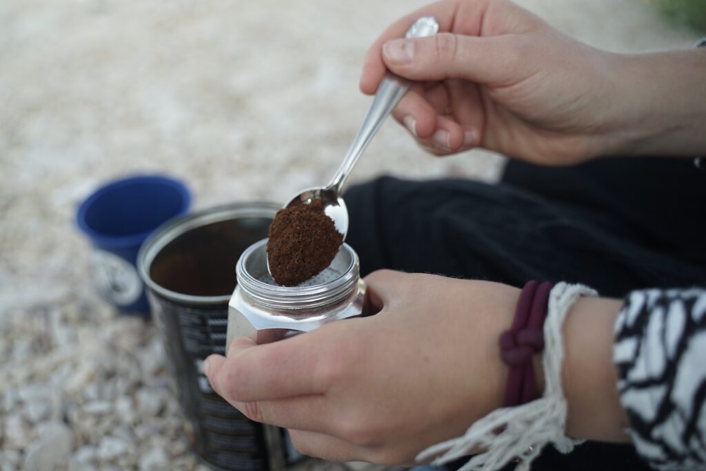 Kaffee-Strand-Campingtrip